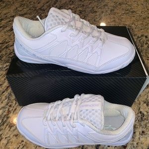 BRAND NEW NEVER WORN Boombah Cheer Shoes 7.5